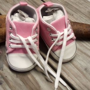 New with out tag adorable baby girl shoes size 3